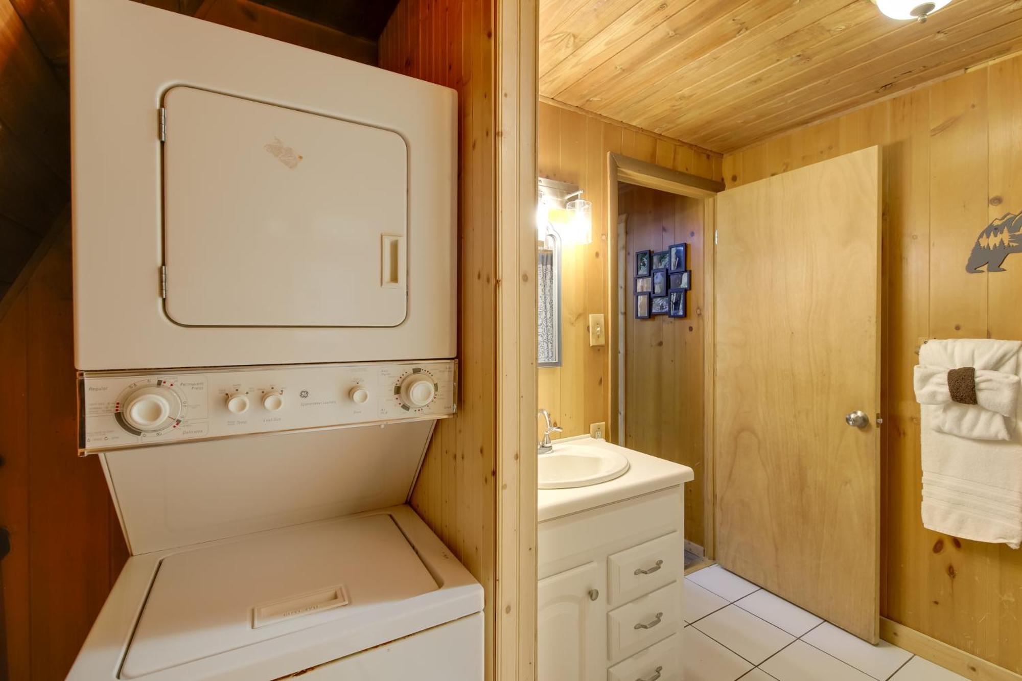 Gatlinburg A-Frame Home With Hot Tub Near Parkway Exterior foto